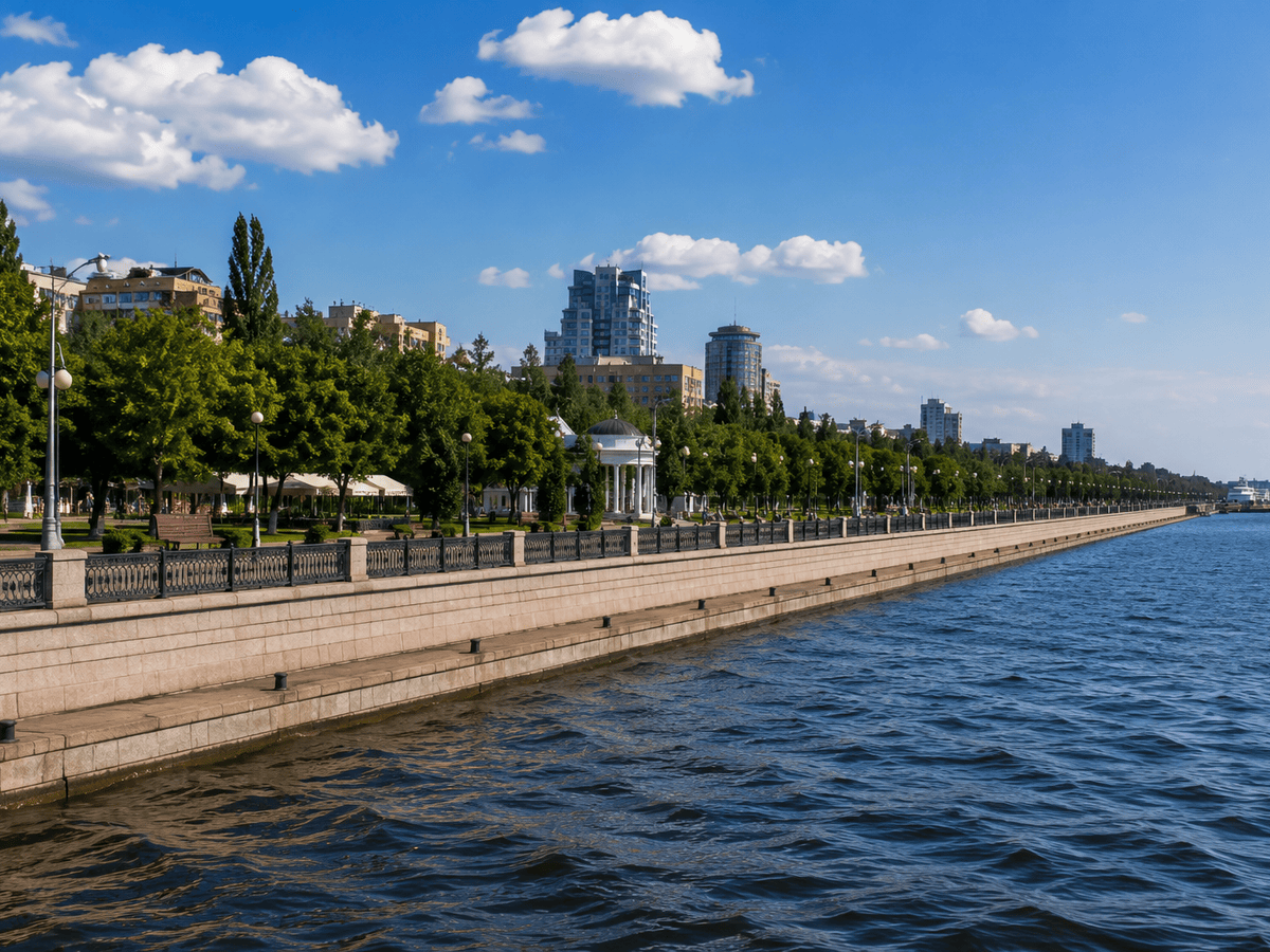 Самарская набережная, вид с воды